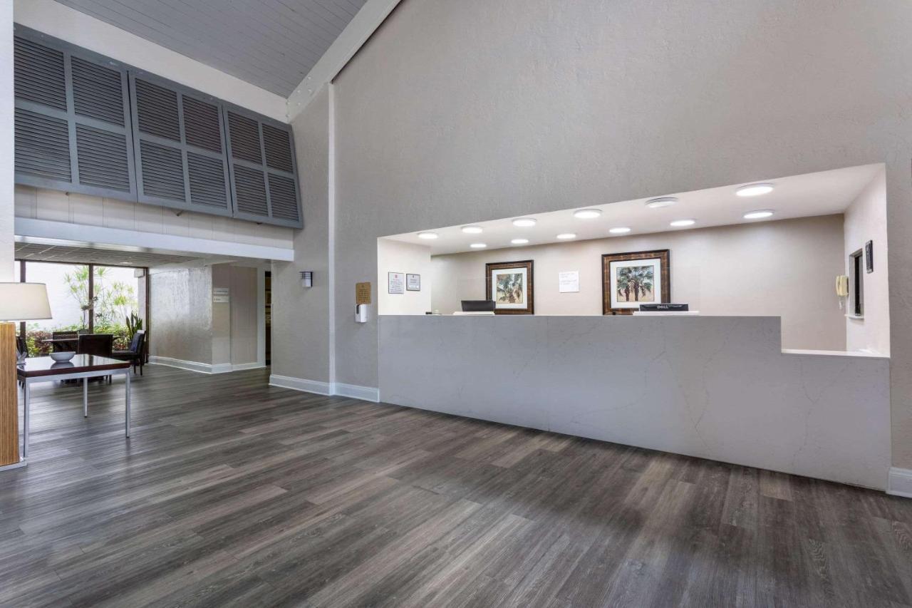 Ramada By Wyndham West Palm Beach Airport Esterno foto