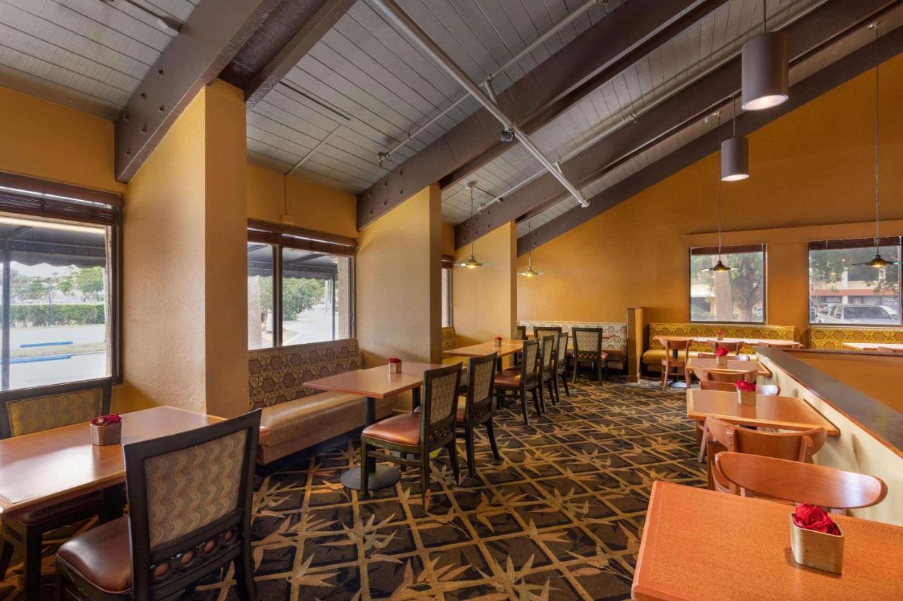Ramada By Wyndham West Palm Beach Airport Esterno foto