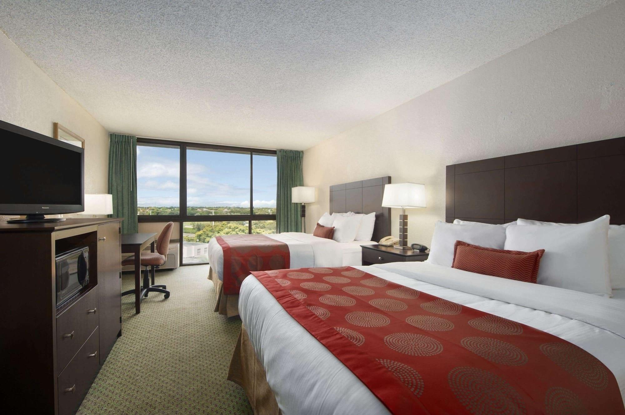 Ramada By Wyndham West Palm Beach Airport Esterno foto