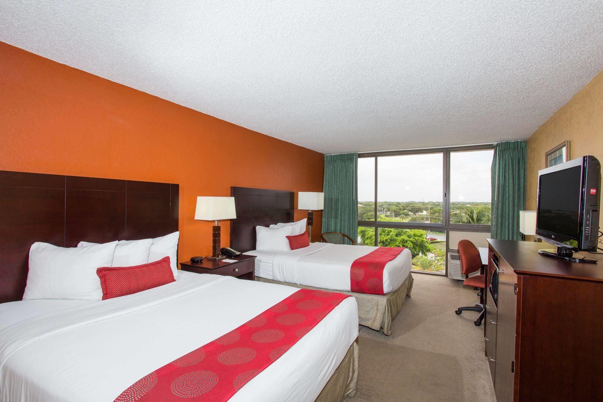 Ramada By Wyndham West Palm Beach Airport Esterno foto